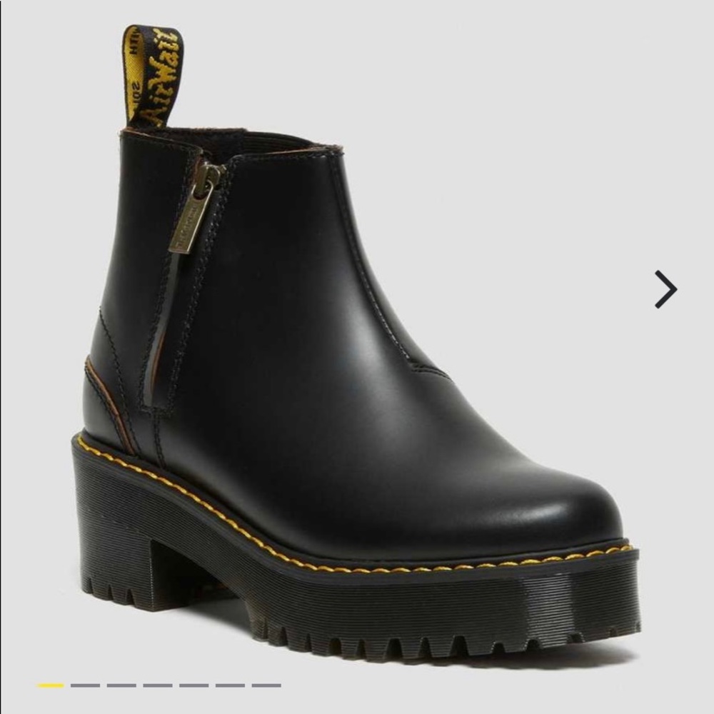 New! Lug sole zip  ankle boot Dr. Martens black smooth leather. Never worn.